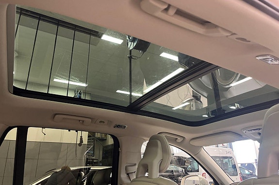 Volvo XC90 12 of 30