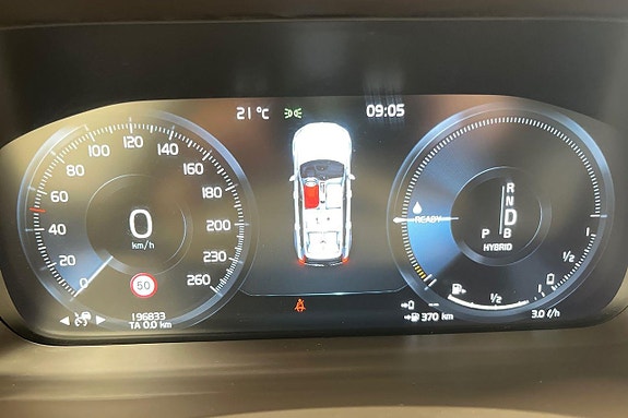 Volvo XC90 18 of 30