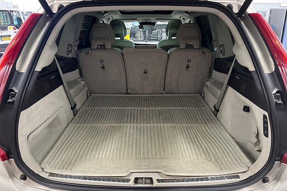 Volvo XC90 29 of 30