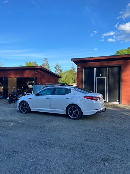 Kia Optima 3 of 12