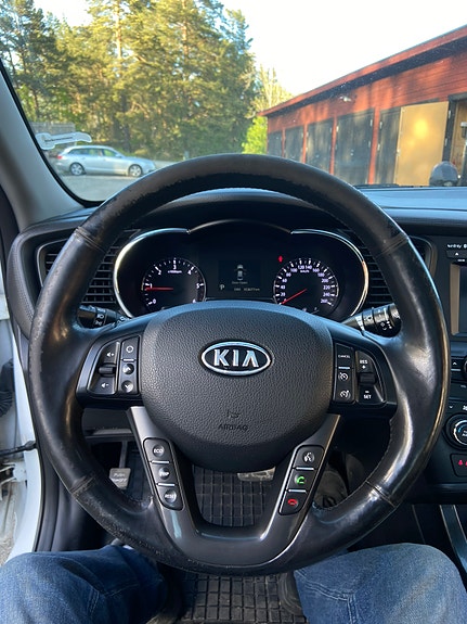 Kia Optima 10 of 12