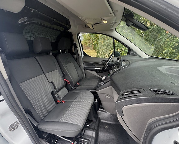 Ford Transit Connect 8 of 16