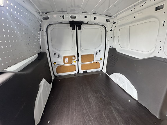 Ford Transit Connect 6 of 16