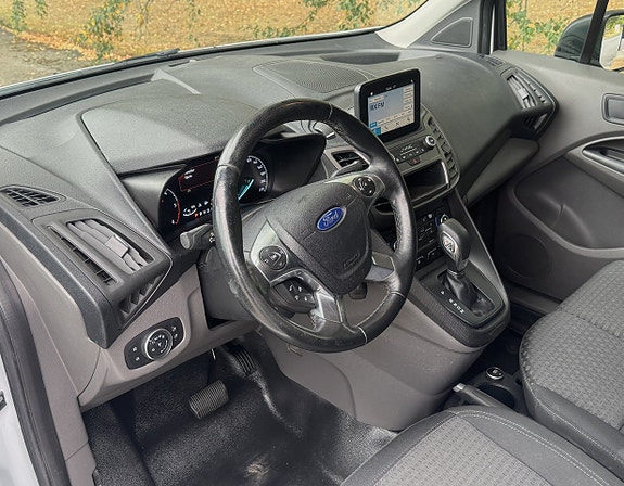 Ford Transit Connect 11 of 16