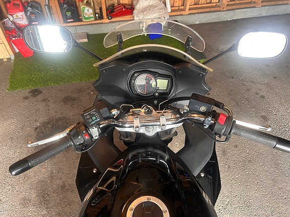 Suzuki GSX1250FA 10 of 12