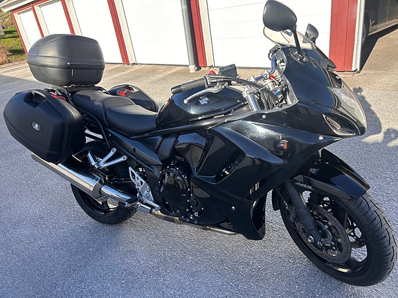 Suzuki GSX1250FA 2 of 12