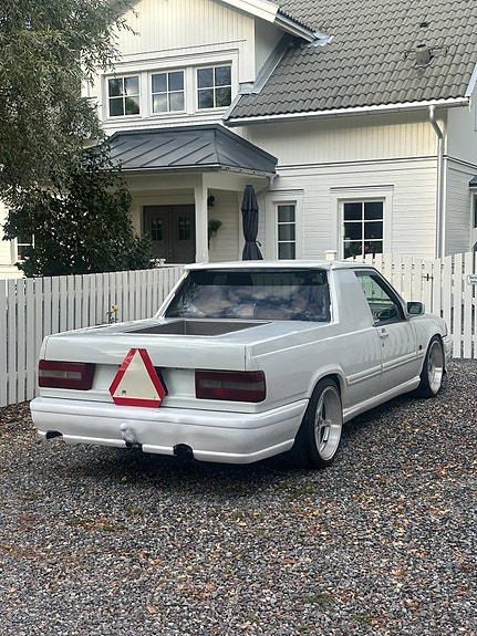 Volvo 744 2 of 8