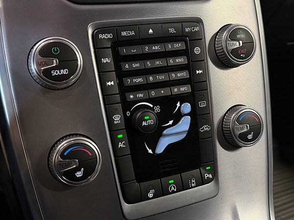 Volvo V70 11 of 21