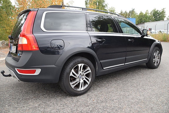 Volvo XC70 5 of 23