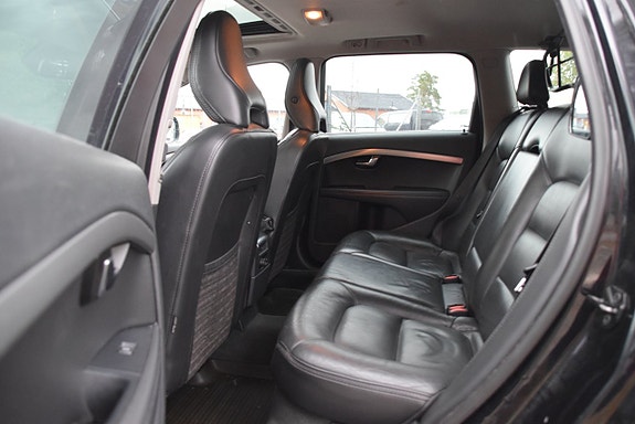 Volvo XC70 10 of 23