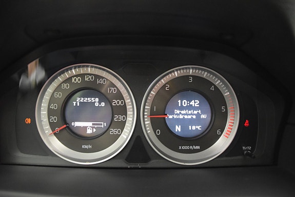 Volvo XC70 16 of 23