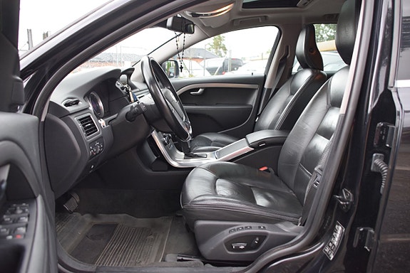 Volvo XC70 8 of 23