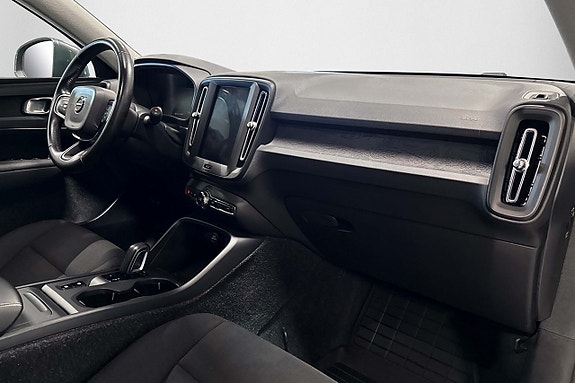 Volvo XC40 9 of 23