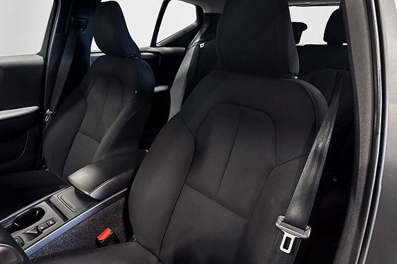 Volvo XC40 10 of 23