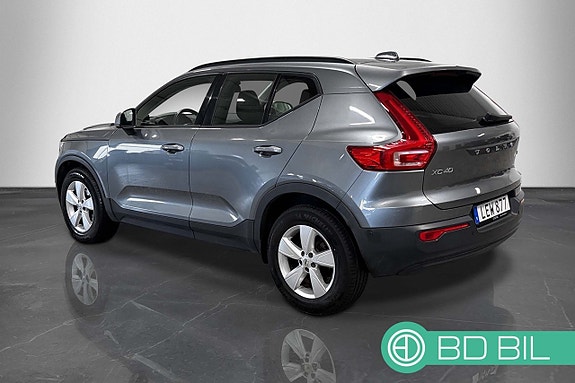 Volvo XC40 2 of 23