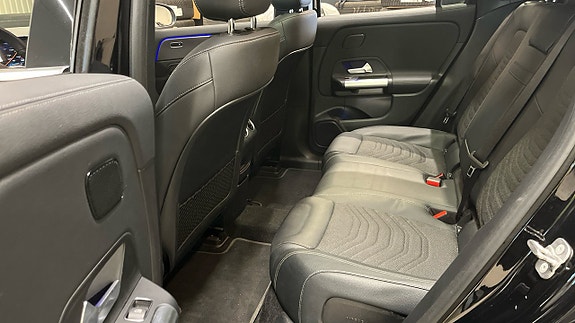 Mercedes-Benz EQA250 18 of 23