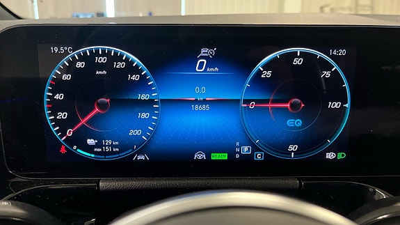 Mercedes-Benz EQA250 10 of 23
