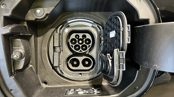 Mercedes-Benz EQA250 8 of 23