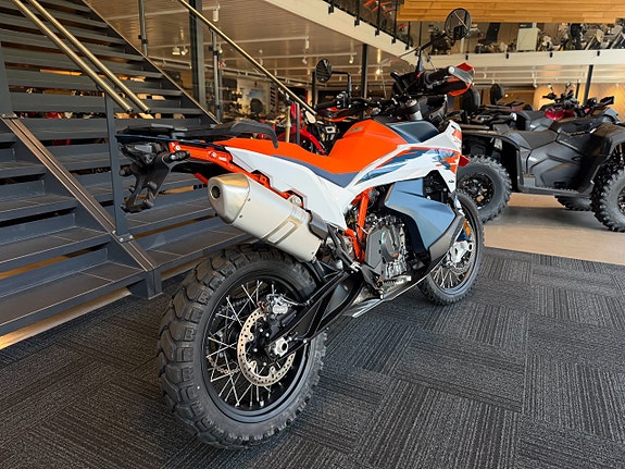 KTM 890 Adventure R 3 of 9