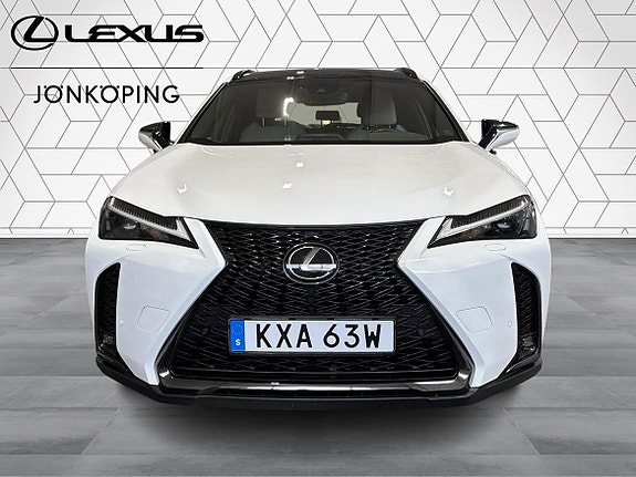Lexus UX250h 7 of 16