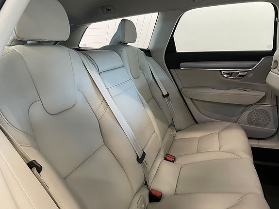 Volvo V90 15 of 22