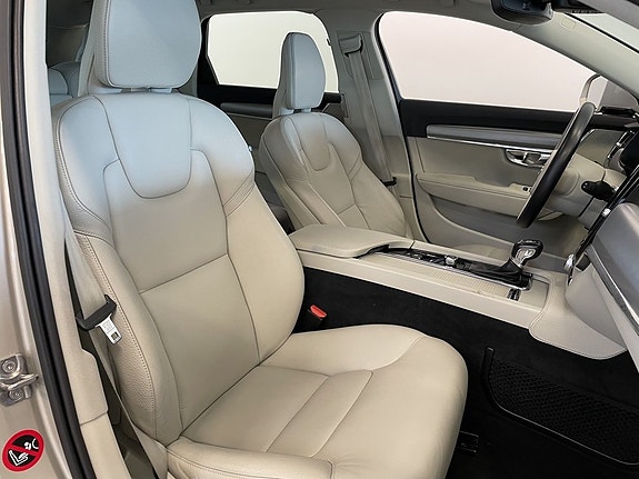 Volvo V90 14 of 22