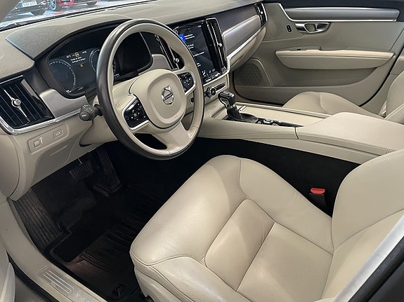 Volvo V90 13 of 22