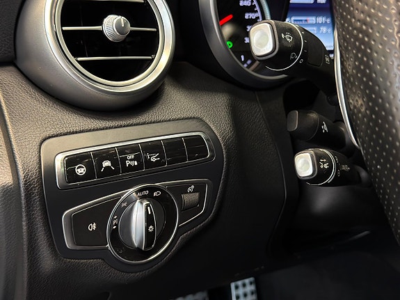 Mercedes-Benz C63 17 of 30