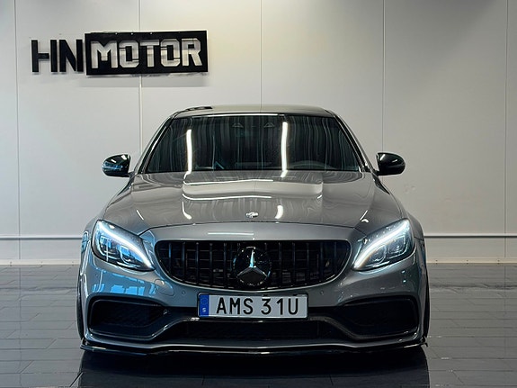 Mercedes-Benz C63 3 of 30