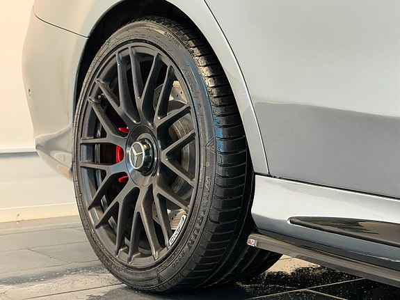 Mercedes-Benz C63 7 of 30