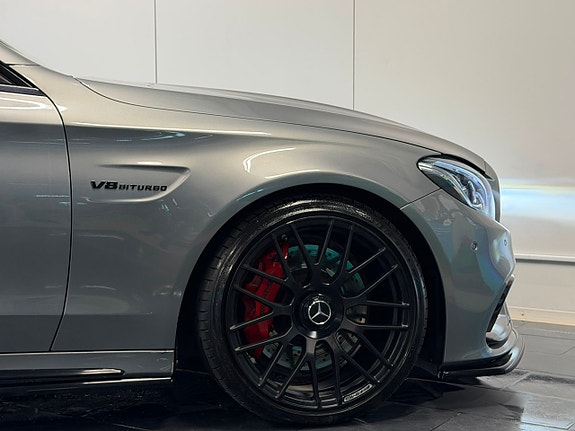 Mercedes-Benz C63 15 of 30