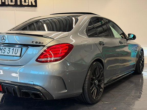Mercedes-Benz C63 13 of 30
