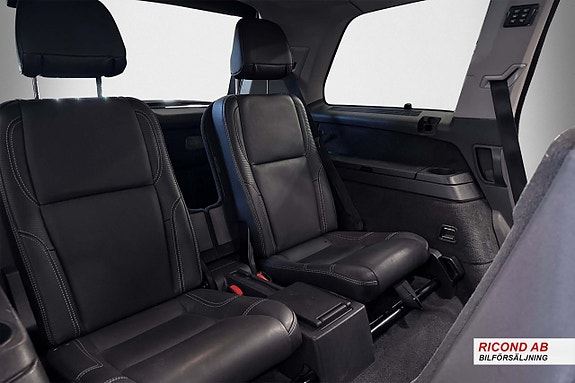 Volvo XC90 17 of 23