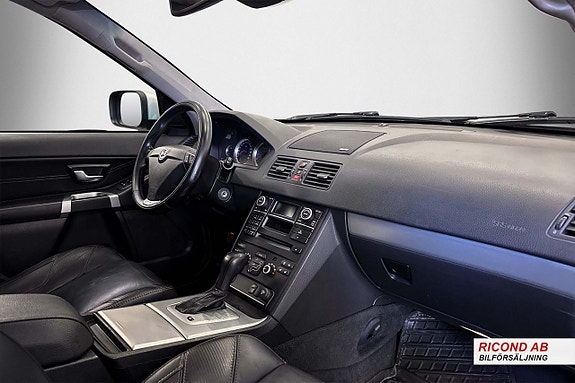 Volvo XC90 15 of 23