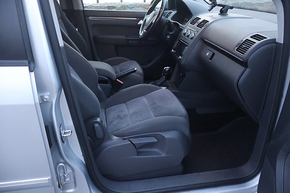 Volkswagen Touran 12 of 19