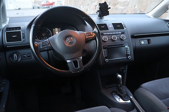 Volkswagen Touran 8 of 19