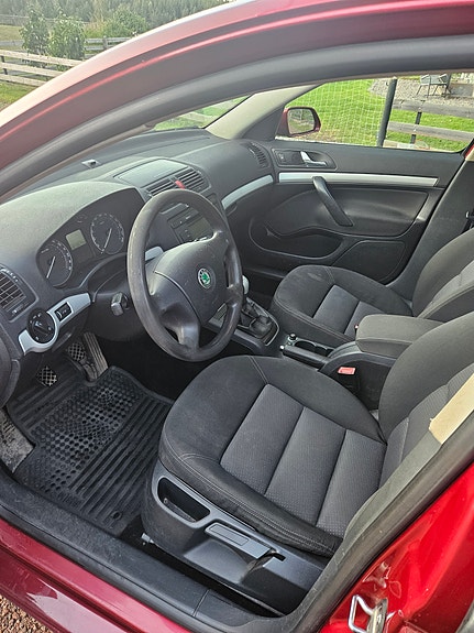 Skoda Octavia 3 of 7