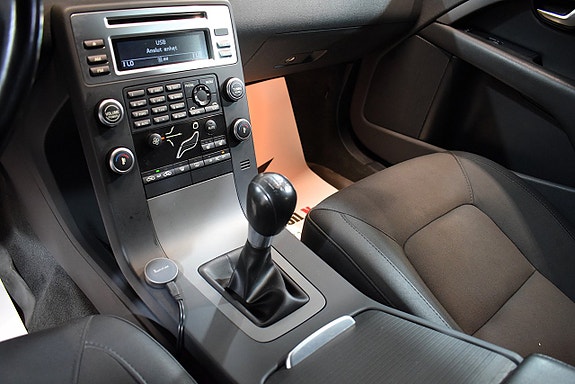 Volvo V70 13 of 23