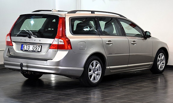 Volvo V70 6 of 23