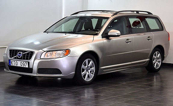 Volvo V70 4 of 23