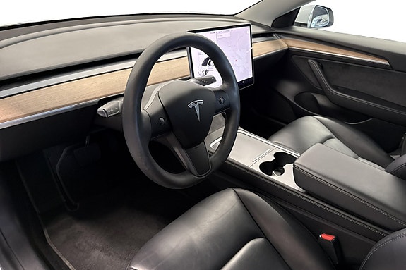 Tesla Model 3 6 of 11