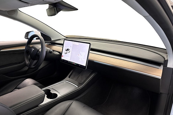 Tesla Model 3 9 of 11