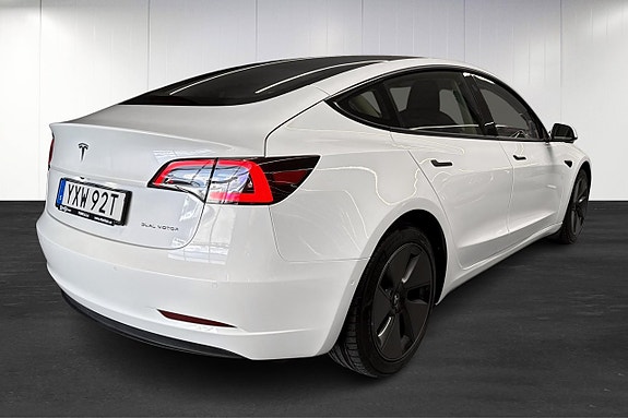 Tesla Model 3 4 of 11