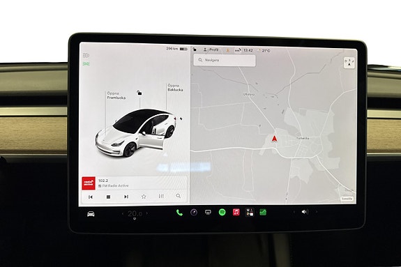 Tesla Model 3 7 of 11