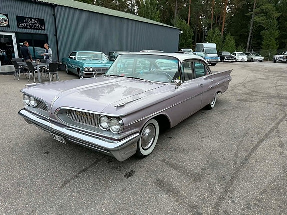 Pontiac Starchief 10 of 28