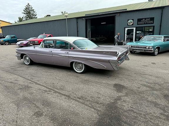 Pontiac Starchief 3 of 28