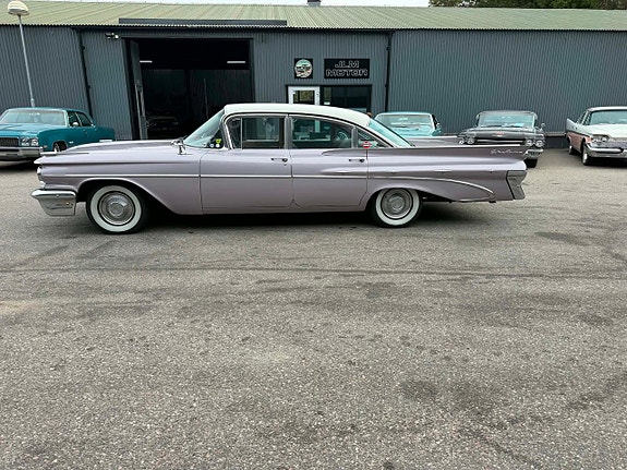 Pontiac Starchief 2 of 28