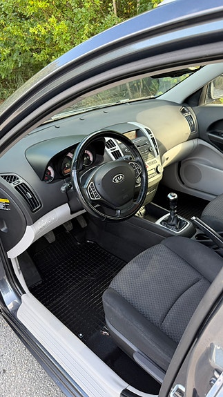 Kia Ceed 3 of 5