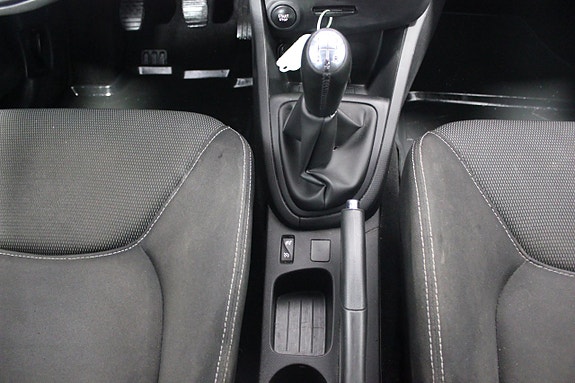 Renault Clio 17 of 22