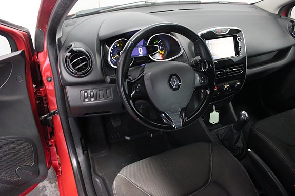 Renault Clio 21 of 22